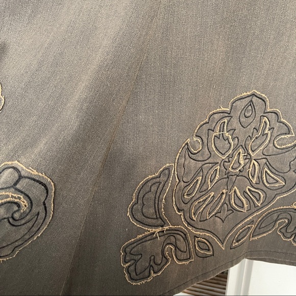 CAbi #402 vintage A-line skirt grey/brown with flower appliqué size 6 EUC - Picture 5 of 5